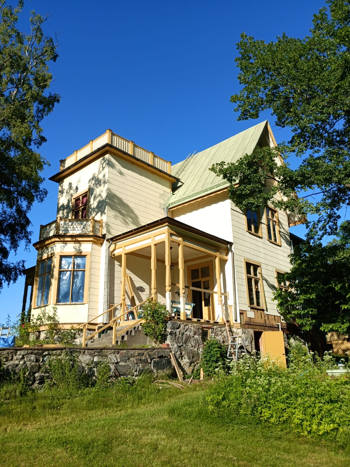 Trävilla under pågående renovering